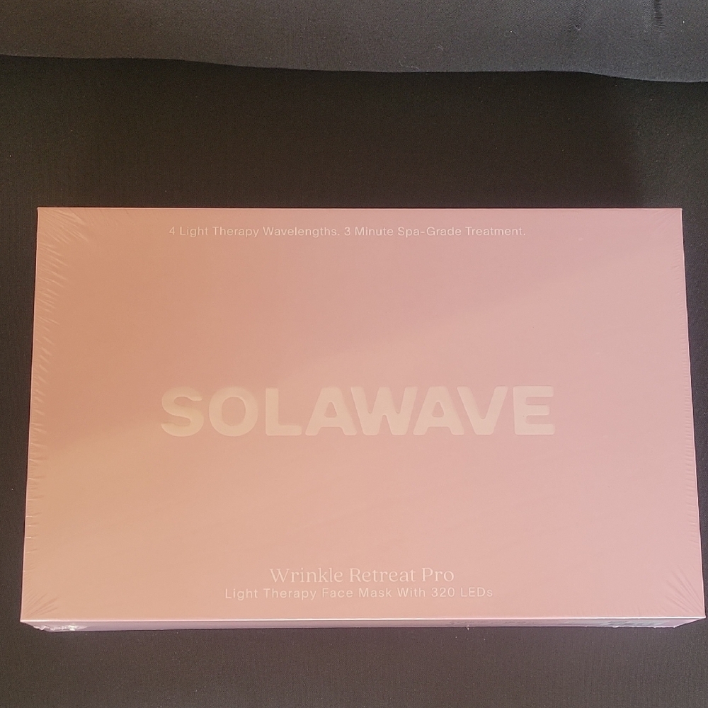 Solawave Wrinkle Retreat Pro Light Therapy Face Mask